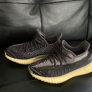 adidas Yeezy Boost 350 V2